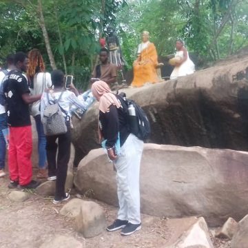 N’Douci  – Amoa City révèle ses secrets ancestraux :  Des vestiges préhistoriques au carrefour de la spiritualité et de l&rsquo;anthropologie