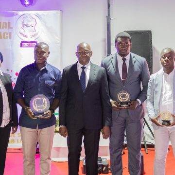 ph. cérémonie remise fondation lonaci 1 Challenge Social Fondation LONACI – Le journaliste Germain Gabo vainqueur, le message du PCA Dramane Coulibaly