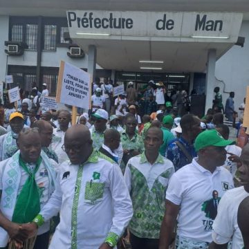Radiation de Tidjane Thiam de la liste électorale 2025 – De nombreux militants du PDCI-RDA manifestent à Man et lancent l’«Appel des montagnes »