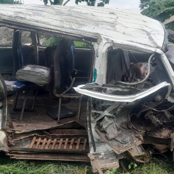 Adaou (Aboisso) – Collision entre un véhicule de tourisme et un minicar : un mort, 15 blessés