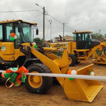 Maféré – Une radio et deux engins lourds pour l’épanouissement et le développement de la commune