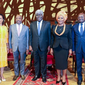 ph.beugré mambé et des ministres et autres Côte d’Ivoire / Tambour parleur Djidji Ayôkwé – Robert Beugré Mambé réaffirme le retour imminent du trésor volé par les colons français
