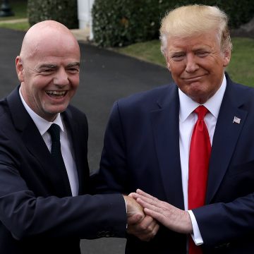 ph. trump et infantino 1 La FIFA va attribuer un « Prix de la Paix » – Donald Trump pressenti comme vainqueur