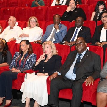Cinéma / Série documentaire «L’Afrique c’est chic»  –  La Première Dame, Dominique Ouattara, parraine l’avant-première