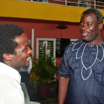 Exposition « Entre les lignes » à Houkami Guyzagn –  Christophe Sawadogo poursuit son exploration des rapports entre humains