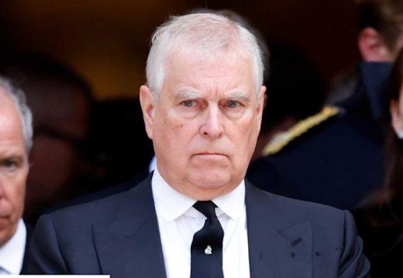 Affaire Jeffrey Epstein – L&rsquo;ex-prince Andrew, frère du roi Charles, mis aux arrêts