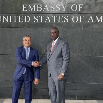 ph. Ambassade recote Inza camara Relations Côte d’Ivoire / Etats-Unis – Echanges fructueux entre l’Ambassadeur Inza Camara et le Chargé d’affaires américain