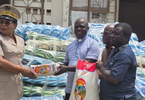 Etuéboué / Jeûne musulman et Carême chrétien – La sous-préfète soulage les religieux