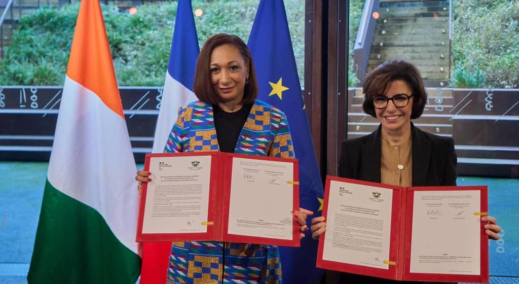 Cérémonie de restitution du tambour parleur Djidji Ayokwê – Ce que la ministre ivoirienne Françoise Remarck a dit