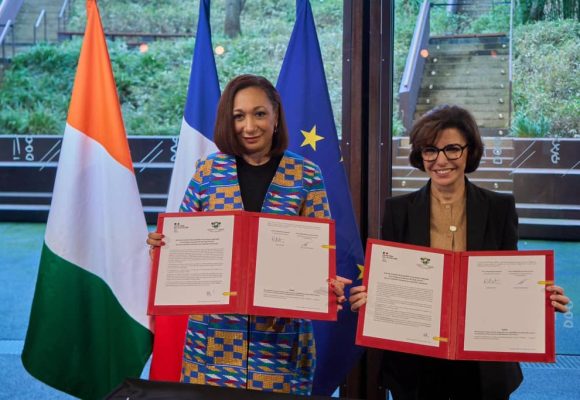 Cérémonie de restitution du tambour parleur Djidji Ayokwê – Ce que la ministre ivoirienne Françoise Remarck a dit