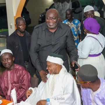 ph.Abisso chréties et muslmans rupture jeûne Aboisso – Rupture collective de jeûne : Le DGA des Impôts, Dr Aboubacari Cissé, reçoit musulmans et chrétiens