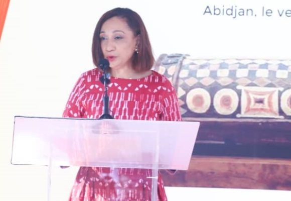 Accueil du tambour parleur Djidji Ayokwè  –  La ministre Françoise Remarck : « Ton retour est un message »