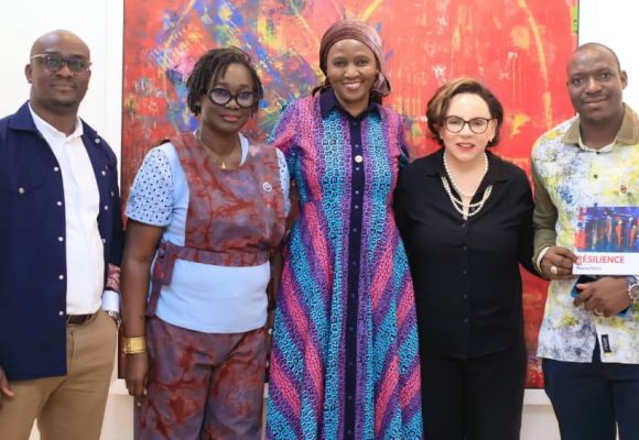 Apéro art « Pitch ton art » –  La galerie Houkami Guyzagn prépare 6 artistes à la prise de parole en public