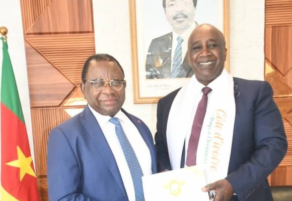 Cacao –  Le porte-parole des pays producteurs de l’ICCO en visite de travail au Cameroun