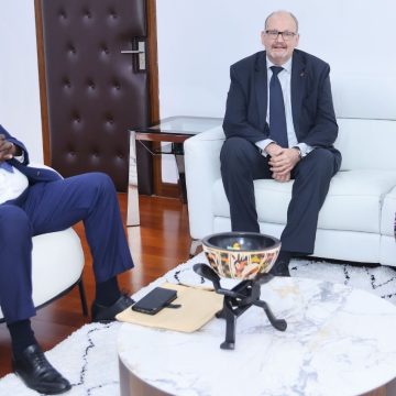 Situation du marché mondial du cacao  –  Le directeur exécutif de l’ICCO et la ministre d’Etat Kaba Nialé échangent leurs vues