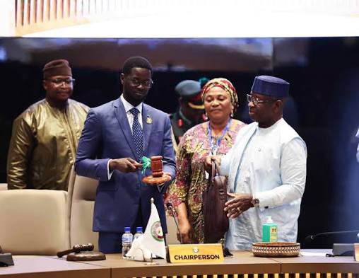Sénégal  –  Diomaye Faye adoube Macky Sall pour l’ONU et prend la tête de la CEDEAO : Le lien qu’il faut comprendre