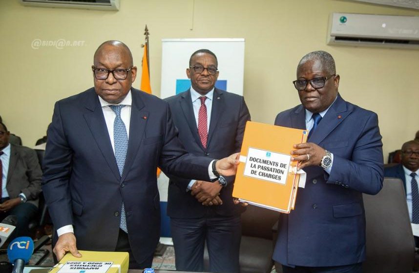ph. Passation chages HACA Régulation des médias – Brou Aka Pascal prend officiellement les rênes de la HACA
