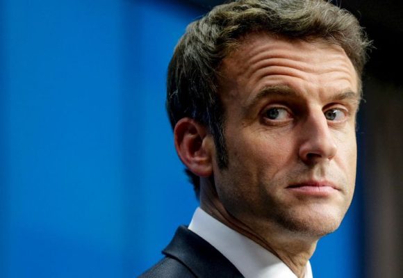 Coopération Afrique-France  –  Des mots chaleureux, un soulagement limité : l&rsquo;initiative financière de Macron pour l&rsquo;Afrique sous la loupe