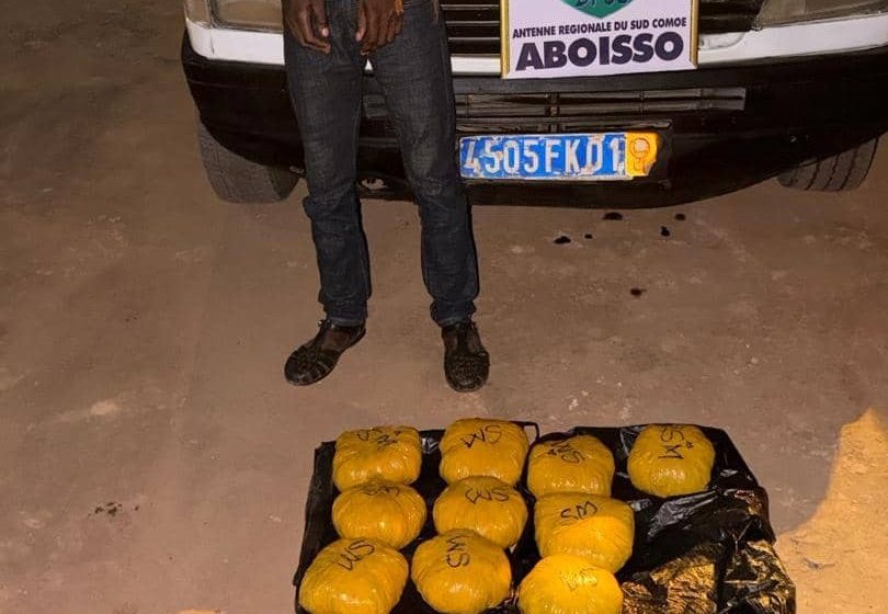 ph.Assinie drogues trafiquant Assinie – 10 ballons et 21 blocs de drogue saisis par la Police : La zone, une véritable plaque-tournante de la drogue