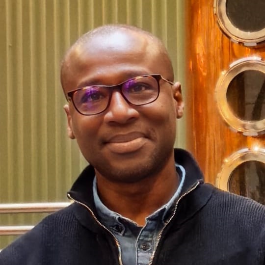 ph.Malick Traoré L’artiste en son miroir : Malick Traoré, le gardien du temple Martial Moulo
