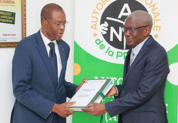 Régulation des médias  –  Bakary Sanogo s&rsquo;installe à la tête de l&rsquo;ANP sous le signe de la continuité