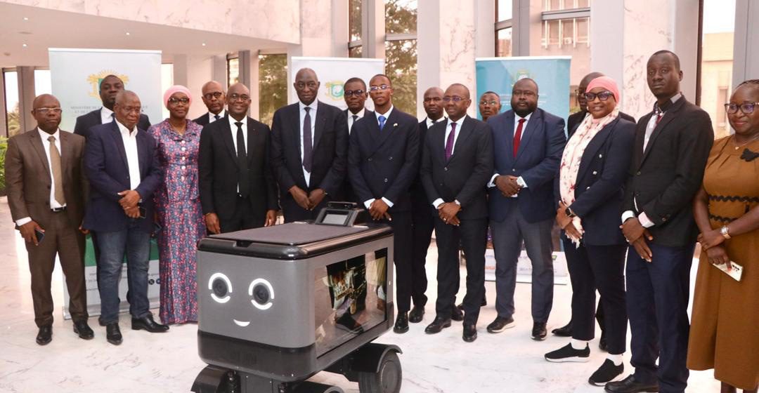 ph.Robot 1 Innovation technologique – Une Start-Up américaine offre un robot à la Côte d’Ivoire