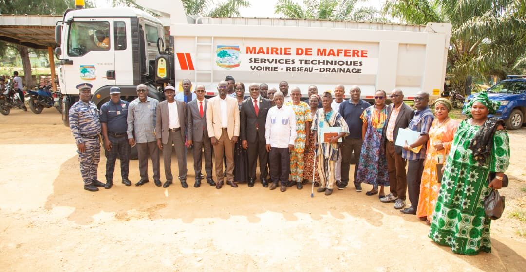 Ph. Rencontre mairie Maféré Le maire de Maféré, Elidjé Angora, aux conseillers municipaux : « Nous devons préserver et renforcer davantage la cohésion et la solidarité au sein de notre équipe »