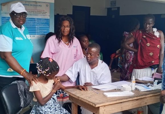 ph. Cancers lutte Bongouanou Campagne de vaccination « Moronou sans cancers » – 10.000 personnes sensibilisées et 755 femmes dépistées à Bongouanou
