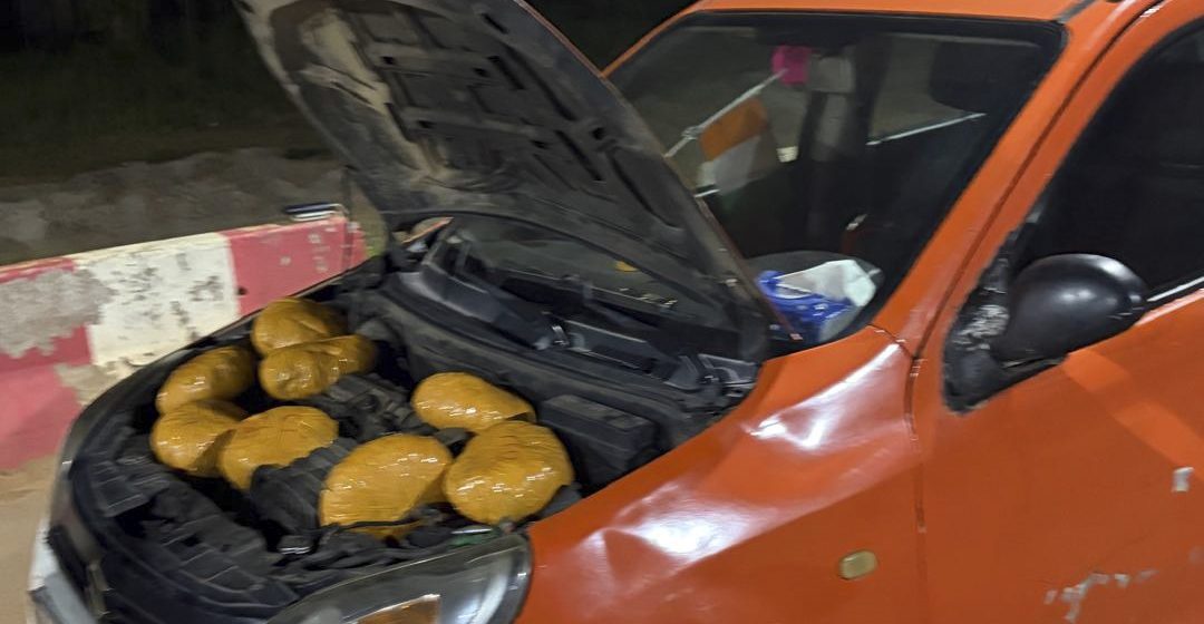 ph. Drogue dans un taxi Assouindé (Assinie) – Plusieurs ballons de drogue découverts sous le capot d’un véhicule de transport