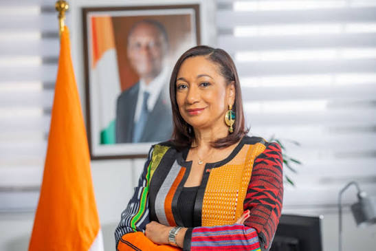 ph. Françoise Remarck ministre cuture Côte d’Ivoire – L’hommage de la ministre Françoise Remarck à Zoumana, le comédien fait Officier de l‘Ordre du mérite culturel