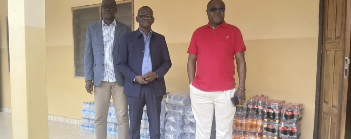 ph. IEP Boukani dons Côte d’Ivoire / Région du Bounkani – Des élus soutiennent des formateurs et des auditeurs de l’enseignement primaire