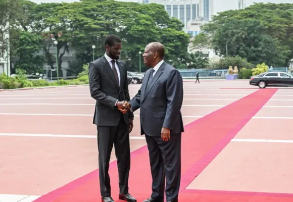 ph. Ouattare et Bassirou Diomaye Faye Sénégal – Comment le président ivoirien Alassane Ouattara a aidé Dakar auprès du FMI