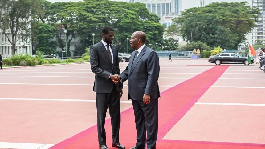 ph. Ouattare et Bassirou Diomaye Faye Sénégal – Comment le président ivoirien Alassane Ouattara a aidé Dakar auprès du FMI