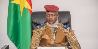 ph.capitaine ibrahim traoré burkina faso Burkina Faso – L’UJPLA dénonce l’« éducation » militaire et patriotique imposée aux journalistes