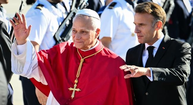 ph. Pape en visite officielle en France En visite officielle en France – Le Pape Léon XIV évoque ses origines françaises : La vérité qu’il faut savoir