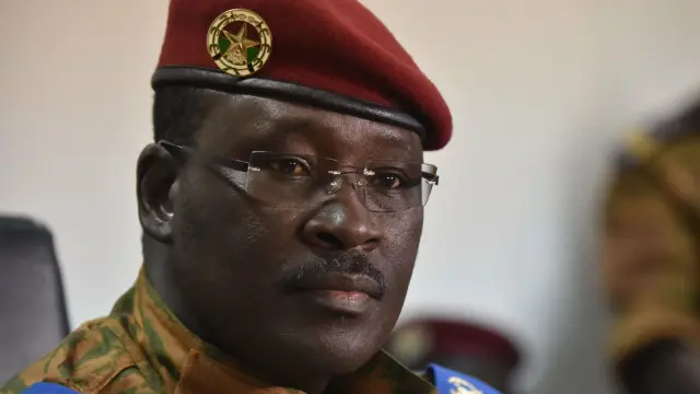 ph. Yacouba Isaac Zida Burkina Faso Burkina Faso – Depuis l’exil, l’ex-président de la transition Yacouba Isaac Zida parle, Ouagadougou en colère